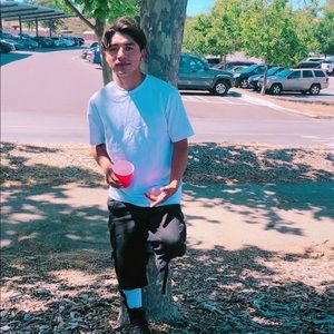 Meet your Posher, Edgar rodrigo